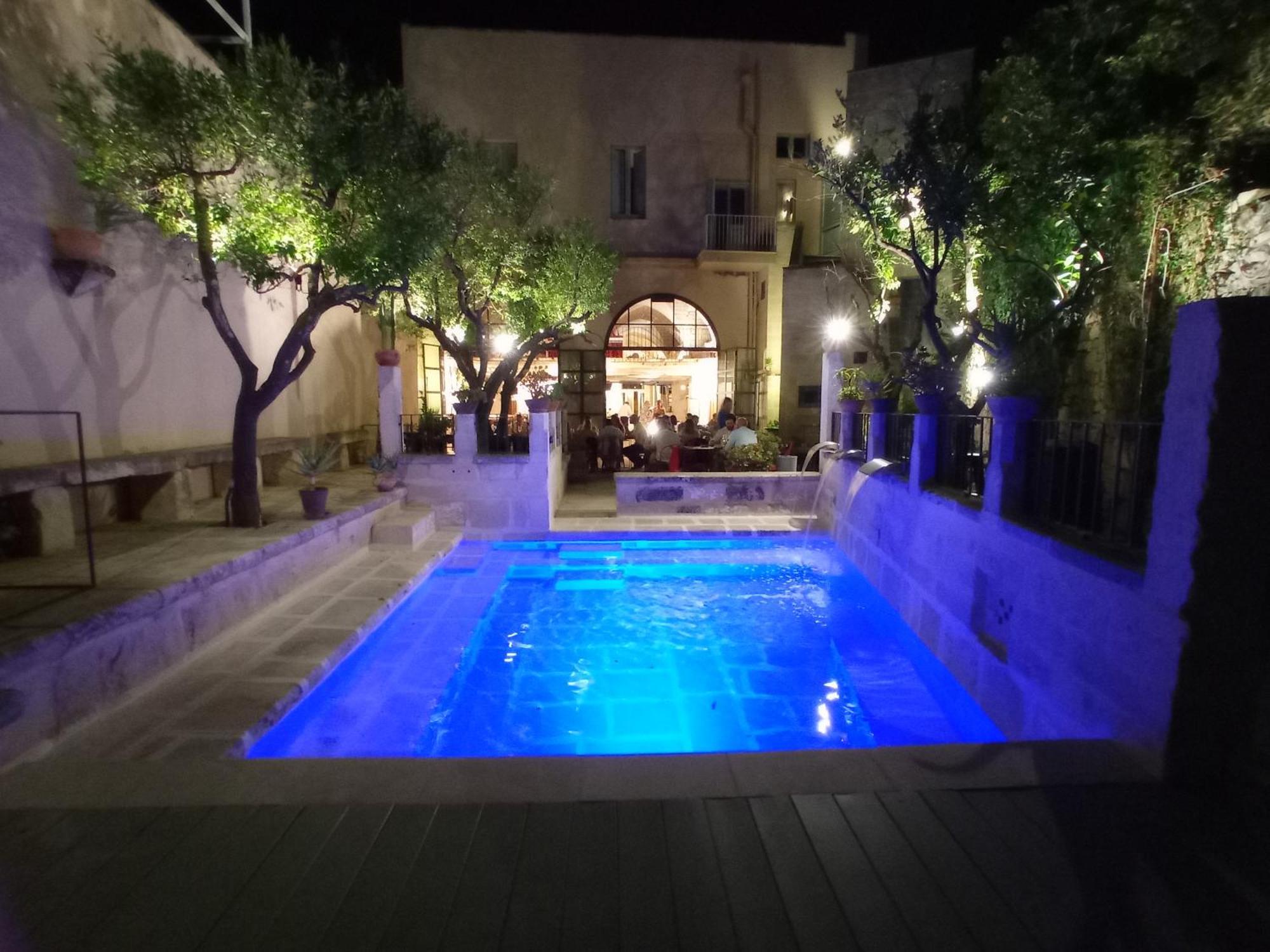 Palazzo Mandurino Luxury Relais Bed & Breakfast Zollino Екстериор снимка