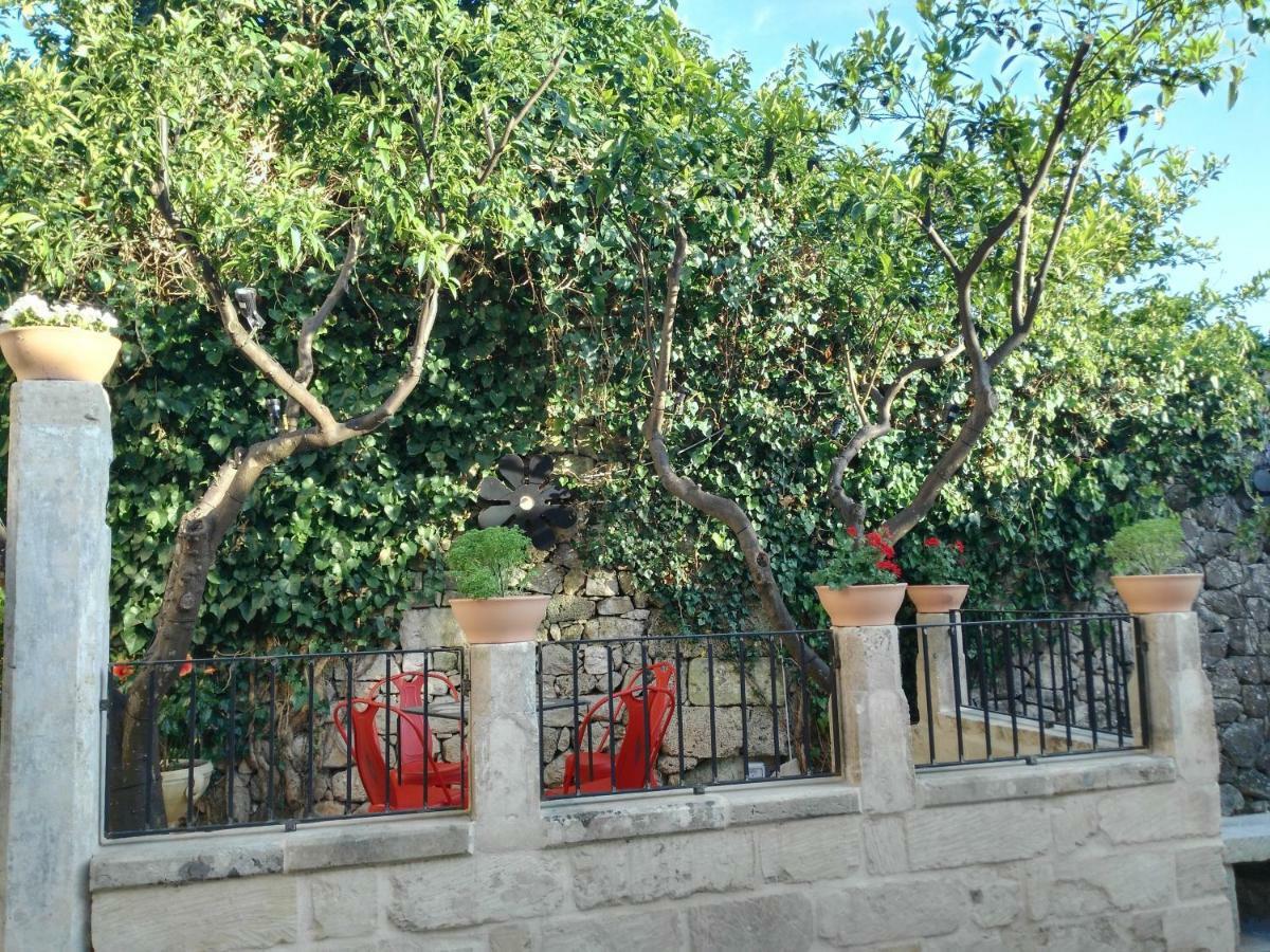 Palazzo Mandurino Luxury Relais Bed & Breakfast Zollino Екстериор снимка
